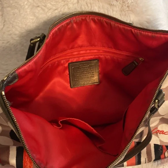 COACH Authentic Polka Dot Poppy Watercolor Tote Bag & Matching Small Wristlet - Picture 6 of 16